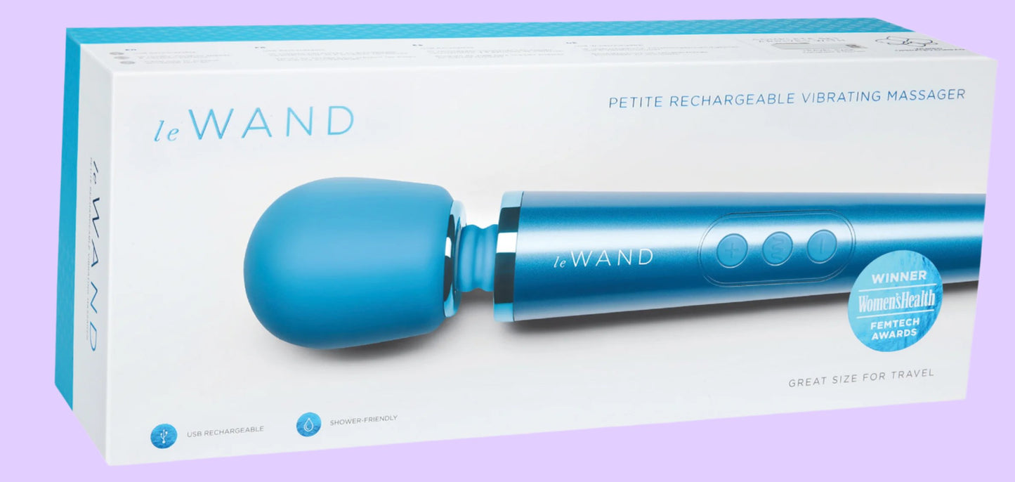Le Wand Petite Επαναφορτιζόμενο Ραβδί Μασάζ σε μπλε χρώμα συσκευασία