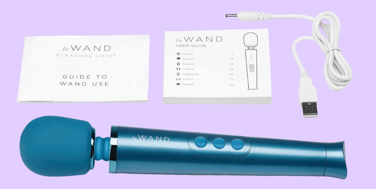 Le Wand Petite Επαναφορτιζόμενο Ραβδί Μασάζ σε μπλε χρώμα με καλώδιο φόρτισης και οδηγίες