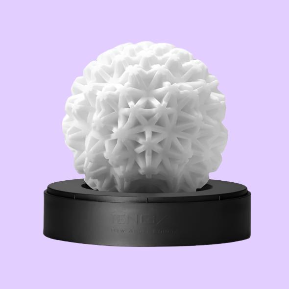 TENGA GEO CORAL σε λευκό χρώμα στη βάση